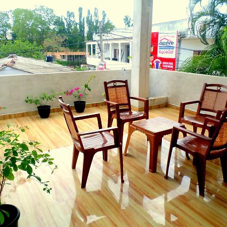 Lion Rest Otel Anuradhapura Dış mekan fotoğraf