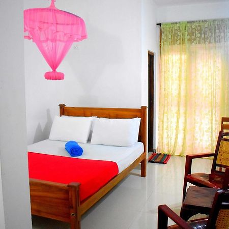 Lion Rest Otel Anuradhapura Dış mekan fotoğraf