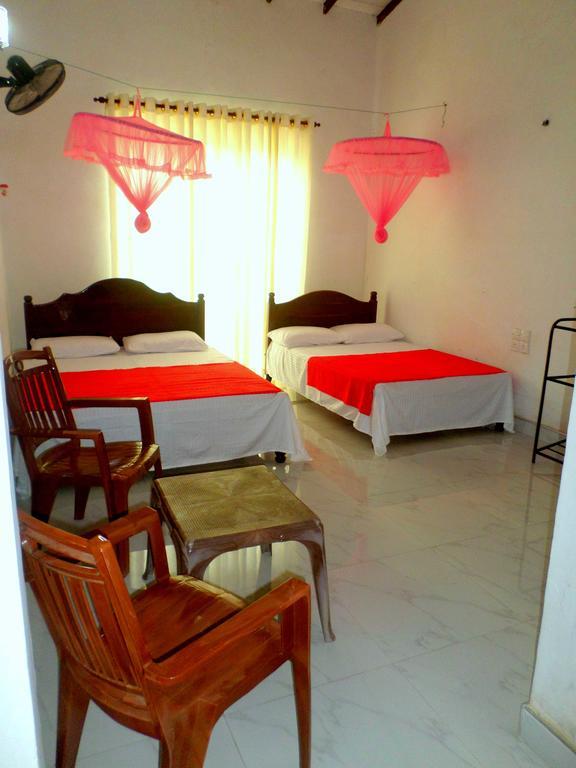 Lion Rest Otel Anuradhapura Dış mekan fotoğraf