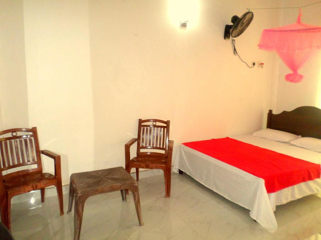 Lion Rest Otel Anuradhapura Dış mekan fotoğraf