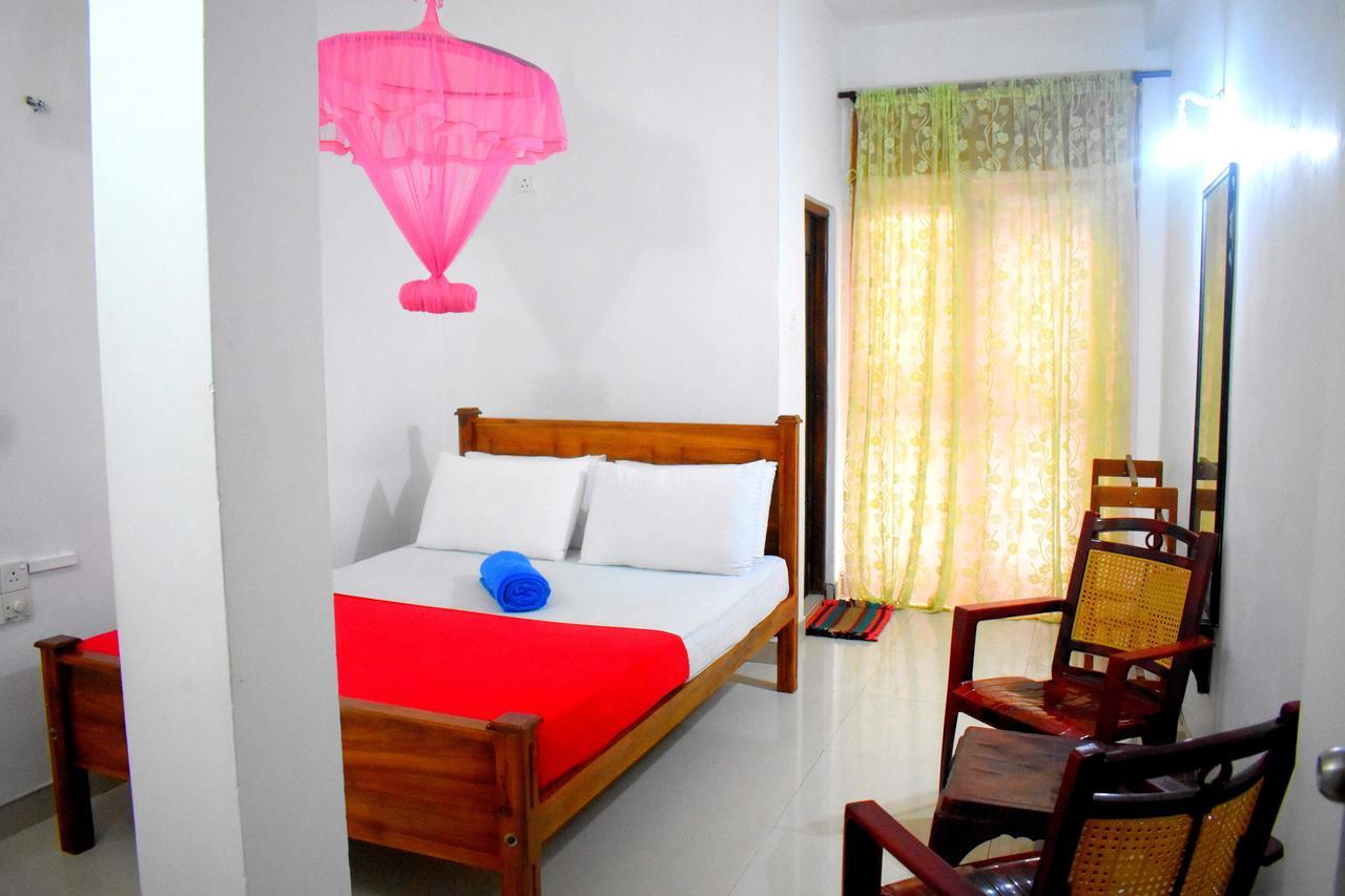 Lion Rest Otel Anuradhapura Dış mekan fotoğraf