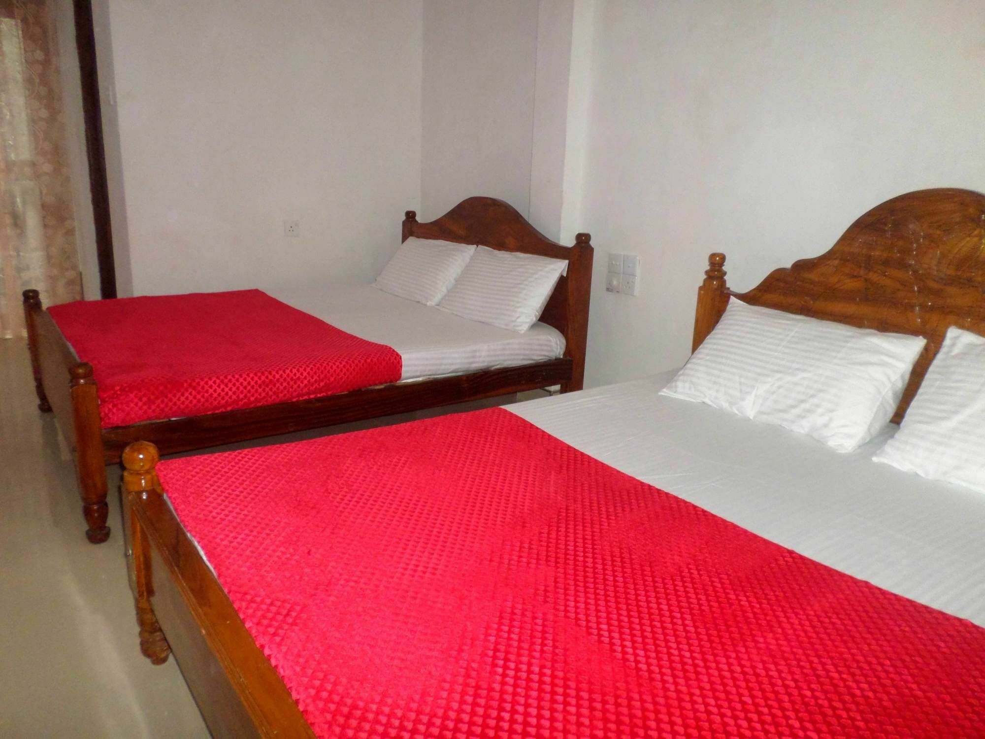 Lion Rest Otel Anuradhapura Dış mekan fotoğraf