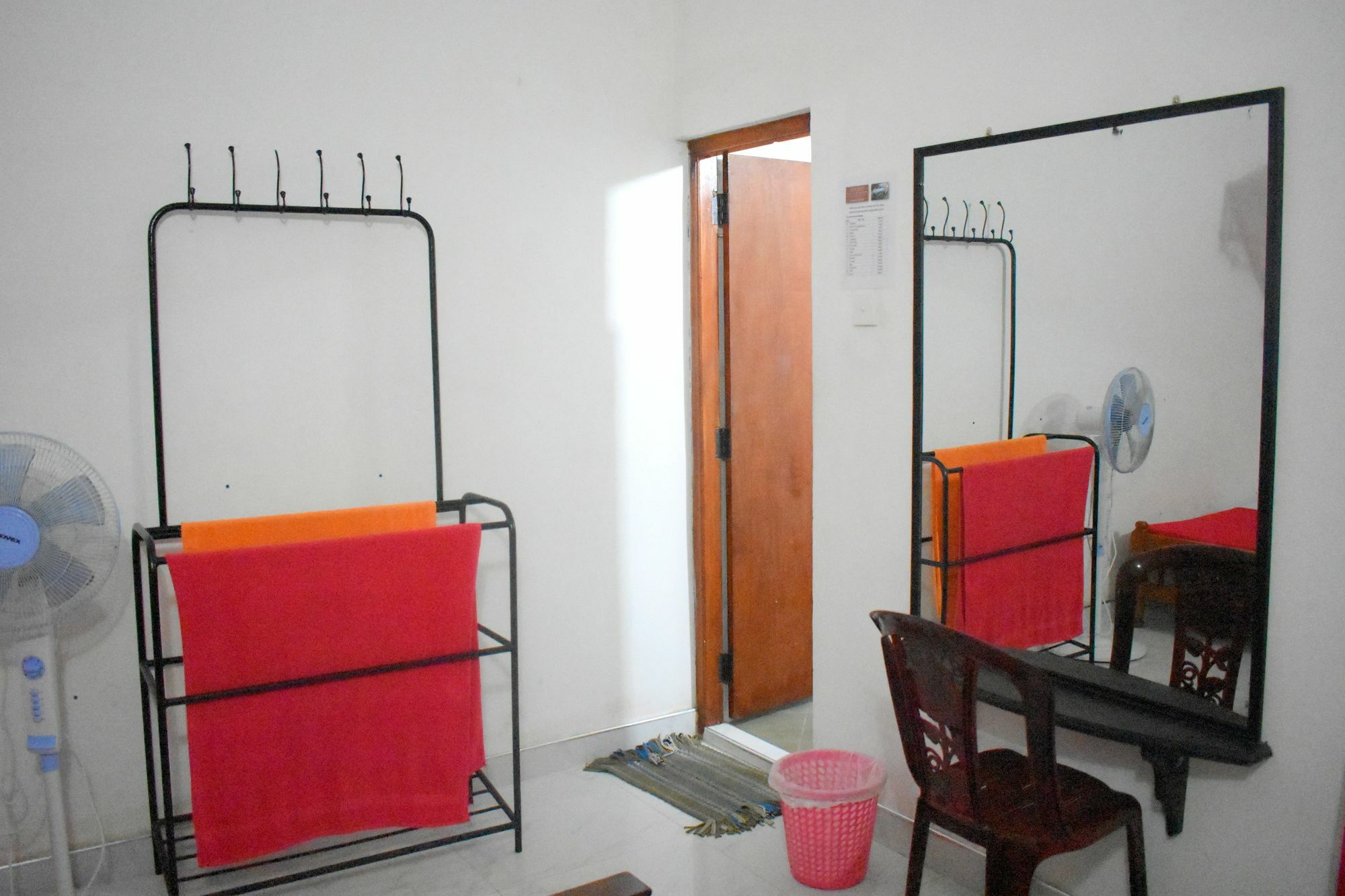 Lion Rest Otel Anuradhapura Dış mekan fotoğraf